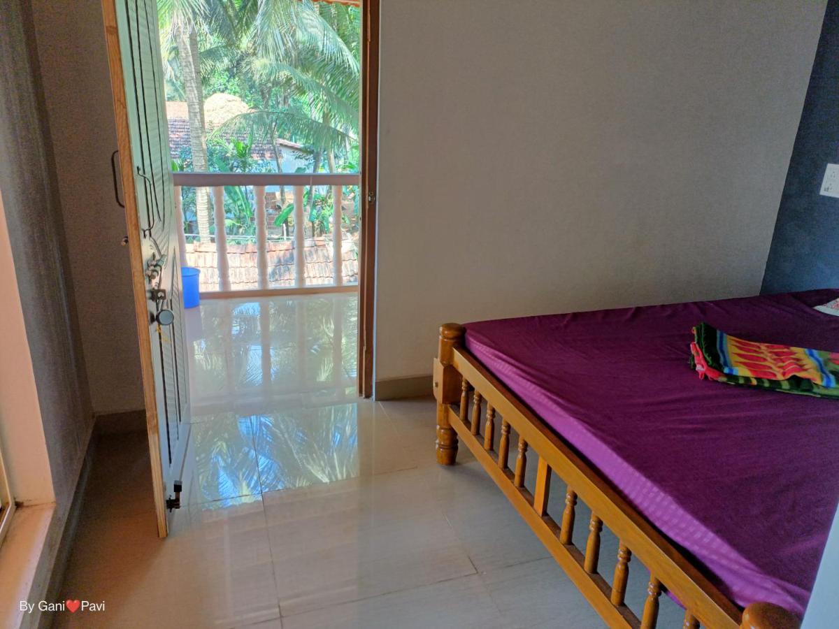 Golden Wings Cafe Hotel Gokarna  Luaran gambar