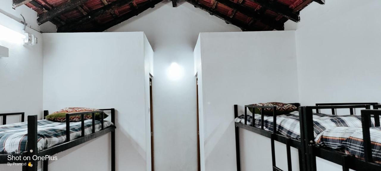 Golden Wings Cafe Hotel Gokarna  Luaran gambar