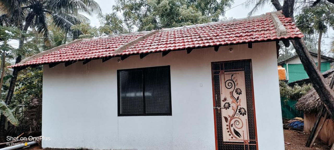Golden Wings Cafe Hotel Gokarna  Luaran gambar